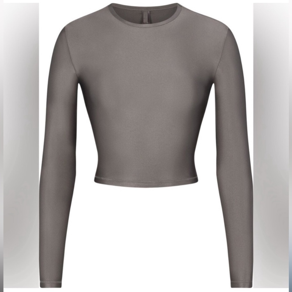 BNWT SKIMS shine spandex jersey long sleeve cropped tee